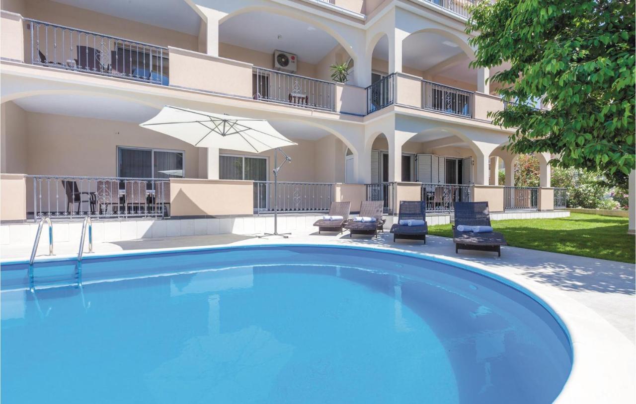 Lovely Apartment In Kastel Stafilic With Jacuzzi Kastela Ngoại thất bức ảnh