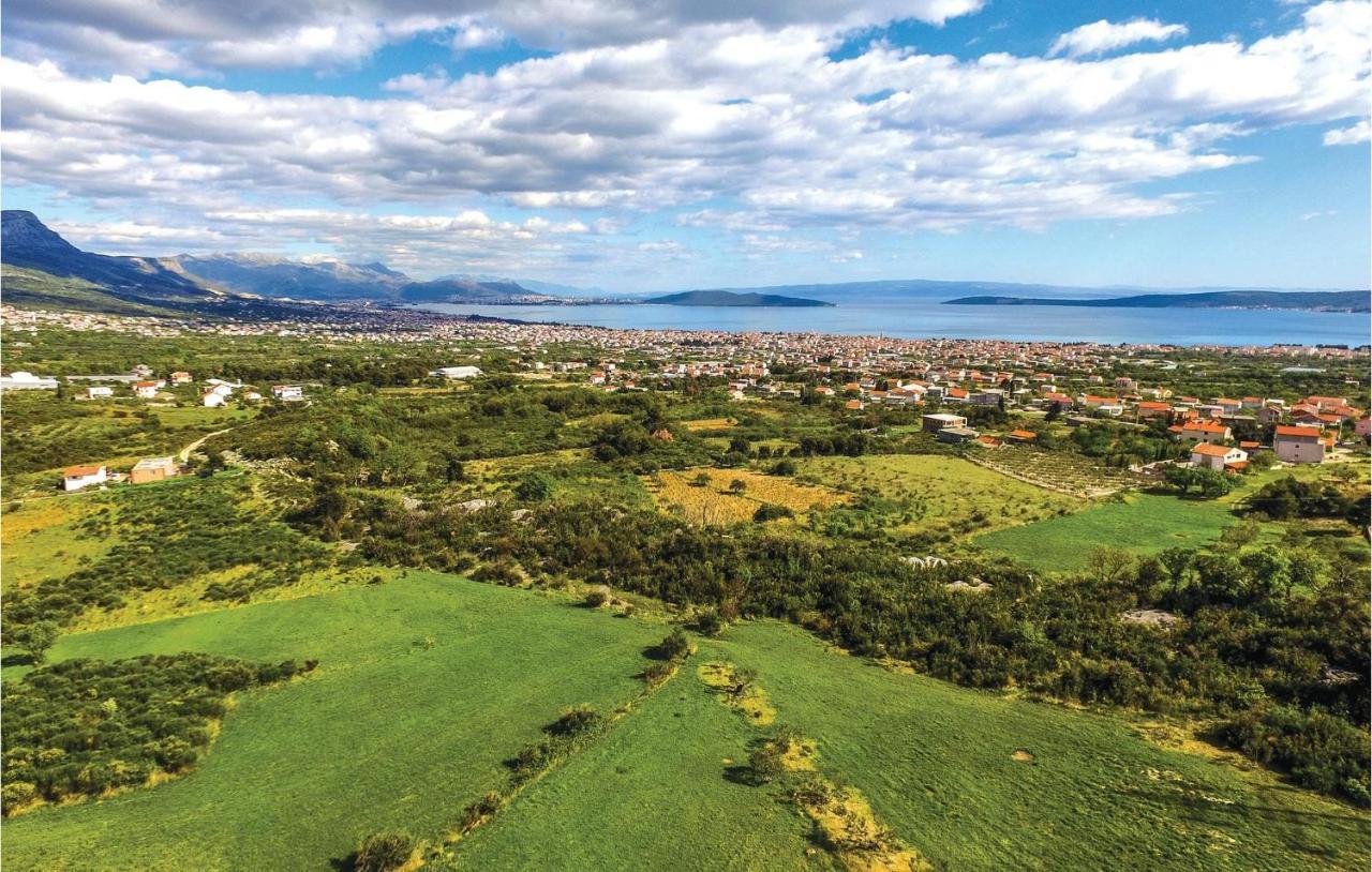 Lovely Apartment In Kastel Stafilic With Jacuzzi Kastela Ngoại thất bức ảnh