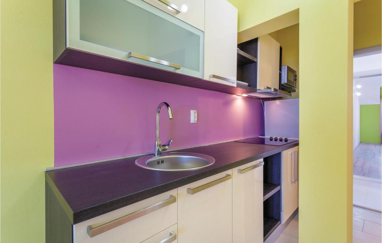 Lovely Apartment In Kastel Stafilic With Jacuzzi Kastela Ngoại thất bức ảnh