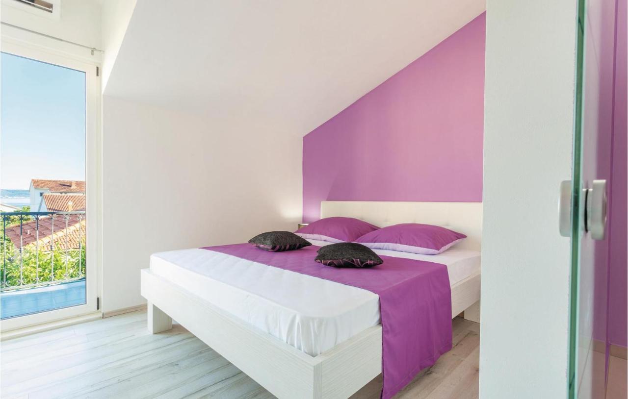 Lovely Apartment In Kastel Stafilic With Jacuzzi Kastela Ngoại thất bức ảnh