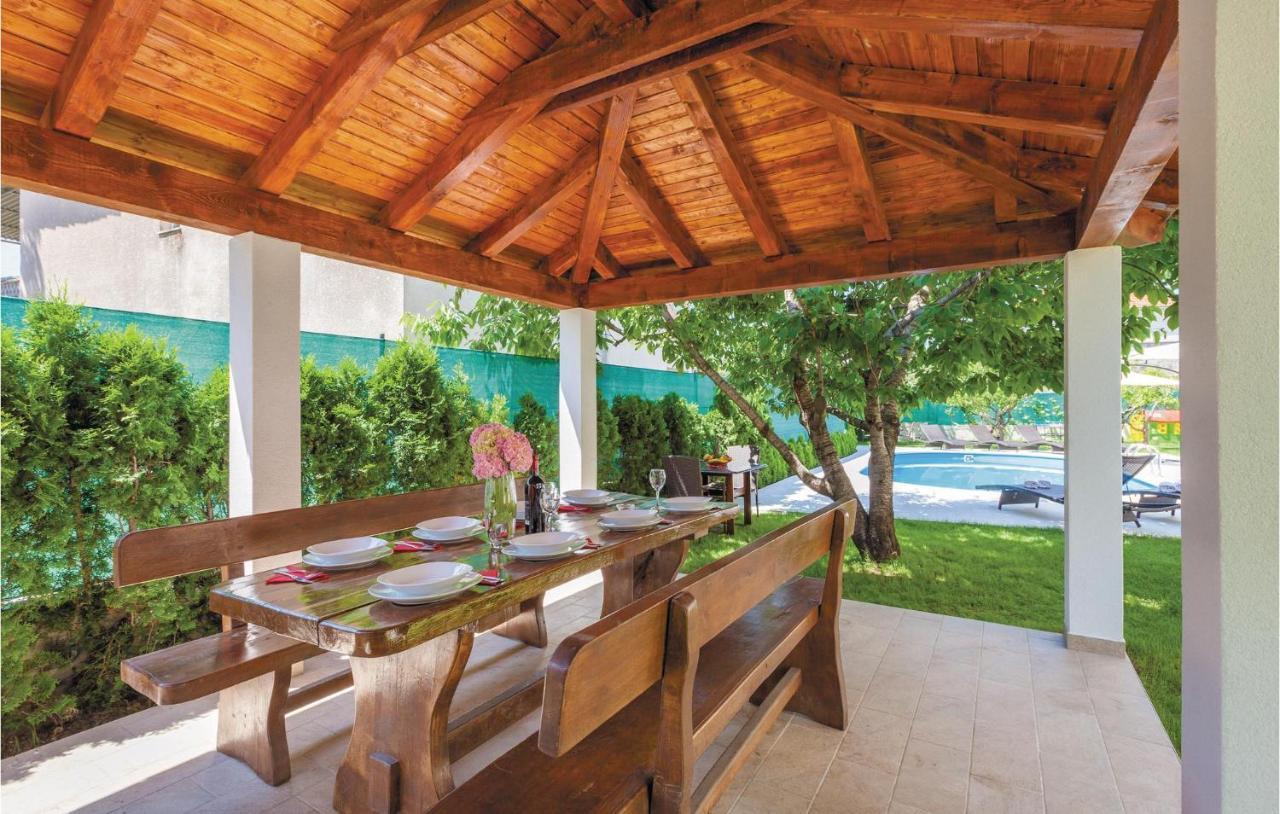 Lovely Apartment In Kastel Stafilic With Jacuzzi Kastela Ngoại thất bức ảnh